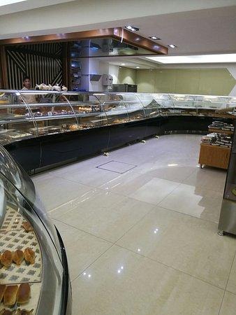 Kaaki Bakeries